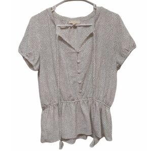 &.Layered polka-dot pattern shirt